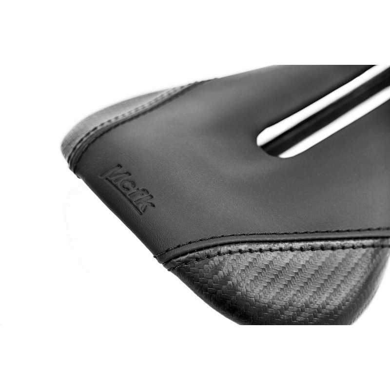 MCFK - Sella in carbonio imbottita aperta da 101g