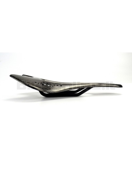 GELU - K-3 carbon saddle is the lightest in the world and in the universe only 39g
