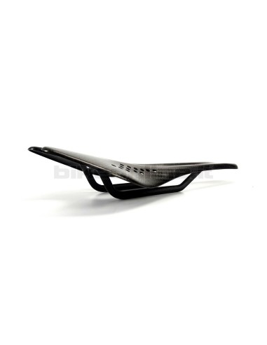 GELU - K-3 carbon saddle is the lightest in the world and in the universe only 39g
