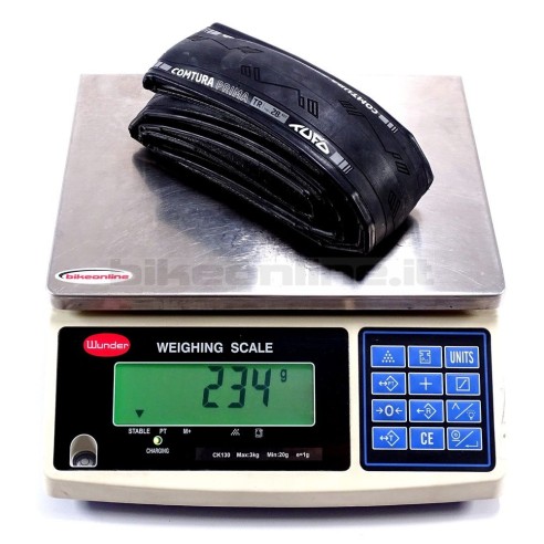 Tufo COMTURA PRIMA TR superlight tubeless tire 700x28C 240g_weight on the scale