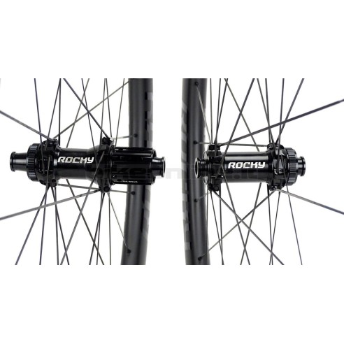 Ruote Carbonio strada ROCKYROAD 39C DISC BERD / ROCKY SP Road Straightpull Center Lock 1.175g