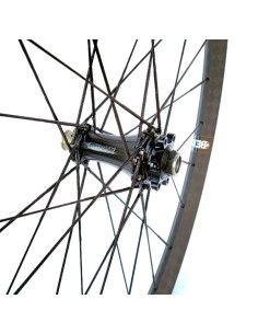 Berd Spokes - Assembly of wheels with Berd PolyLight spokes and alloy nipples 2