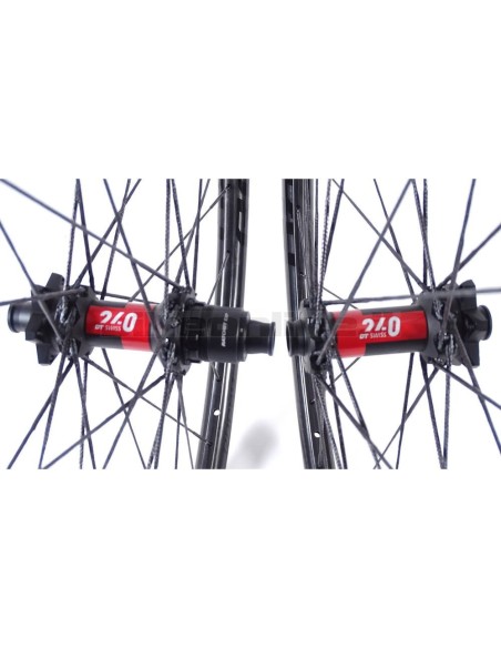 ROCKY KOM 27C BERD 29er / DT SWISS 240 EXP SP 6 HOLES carbon wheelset 1.030g