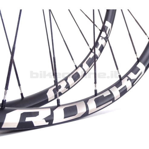 ROCKY KOM 25A 29er / DT SWISS 240 EXP SP 6 HOLES carbon wheelset 1.330g