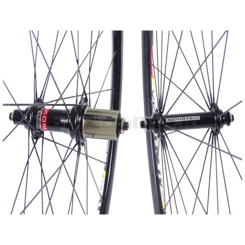Notubes ZTR Alpha 340 tubeless / Novatec SuperLight aluminium road wheelset 1.295g hub details