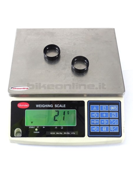 Extralite - Superlight bottom bracket bearing cup set for BB30 22g_weight on the scale